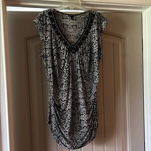 New Directions Black and White Patterned Blouse